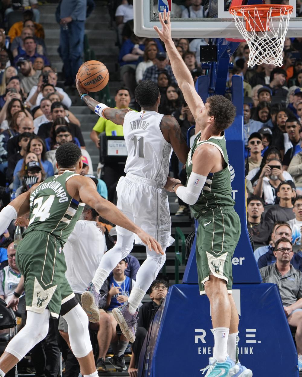 极表现与贝 极表现与贝