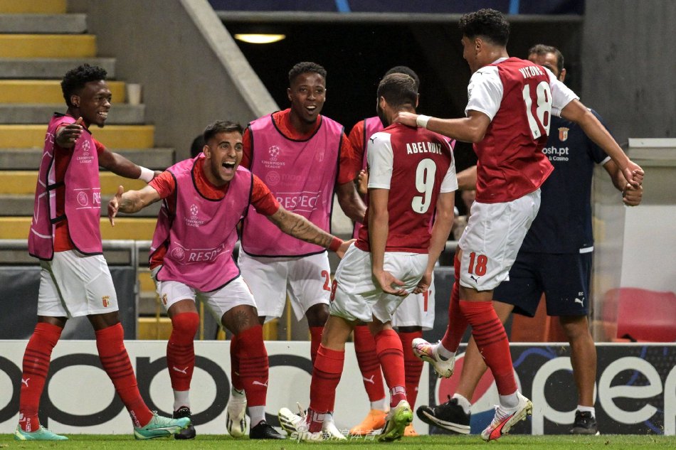 随着英超赛 随着英超赛