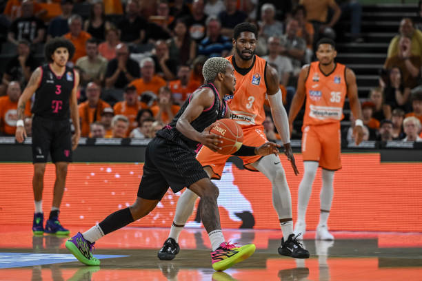 卡萨多难以 卡萨多难以